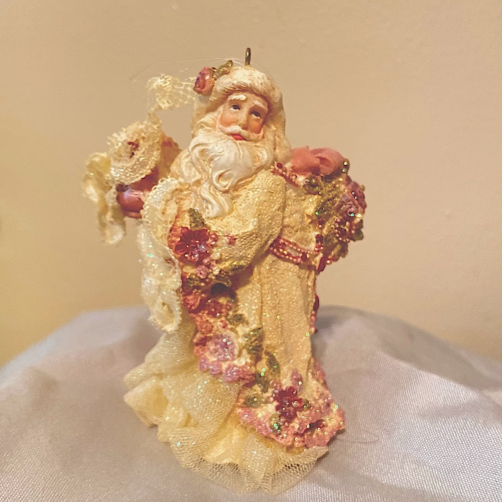 🎄🤶🏼🤶🏼Old World Father Christmas Ornament
